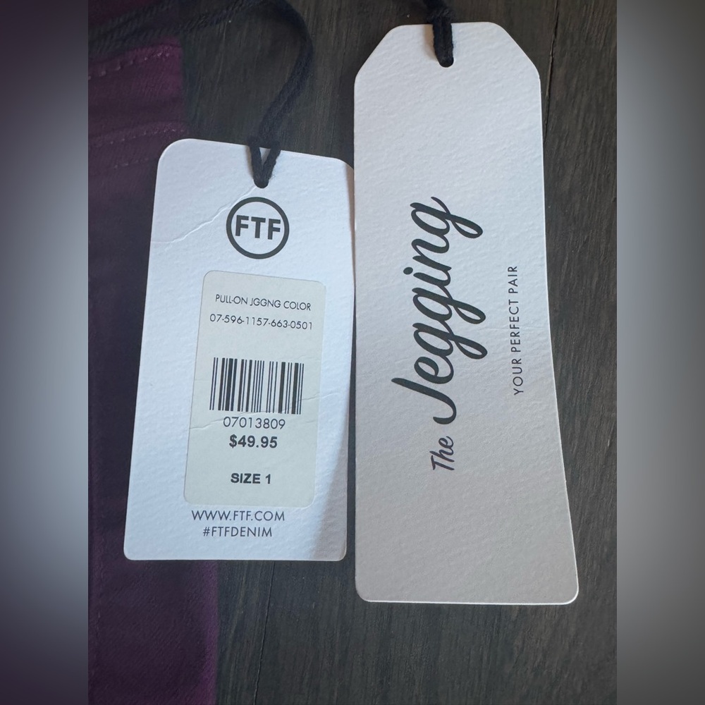 FTF purple distressed jeggings plus size 1. NWT - Picture 3 of 3